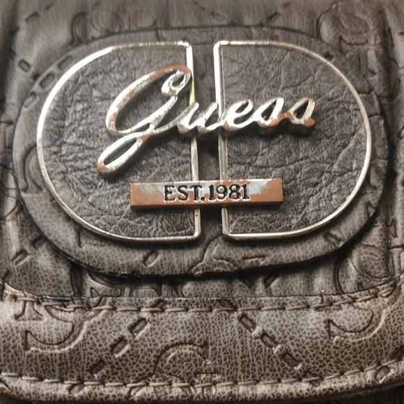 💜3/$30 Guess Wallet with logo - Picture 12 of 12